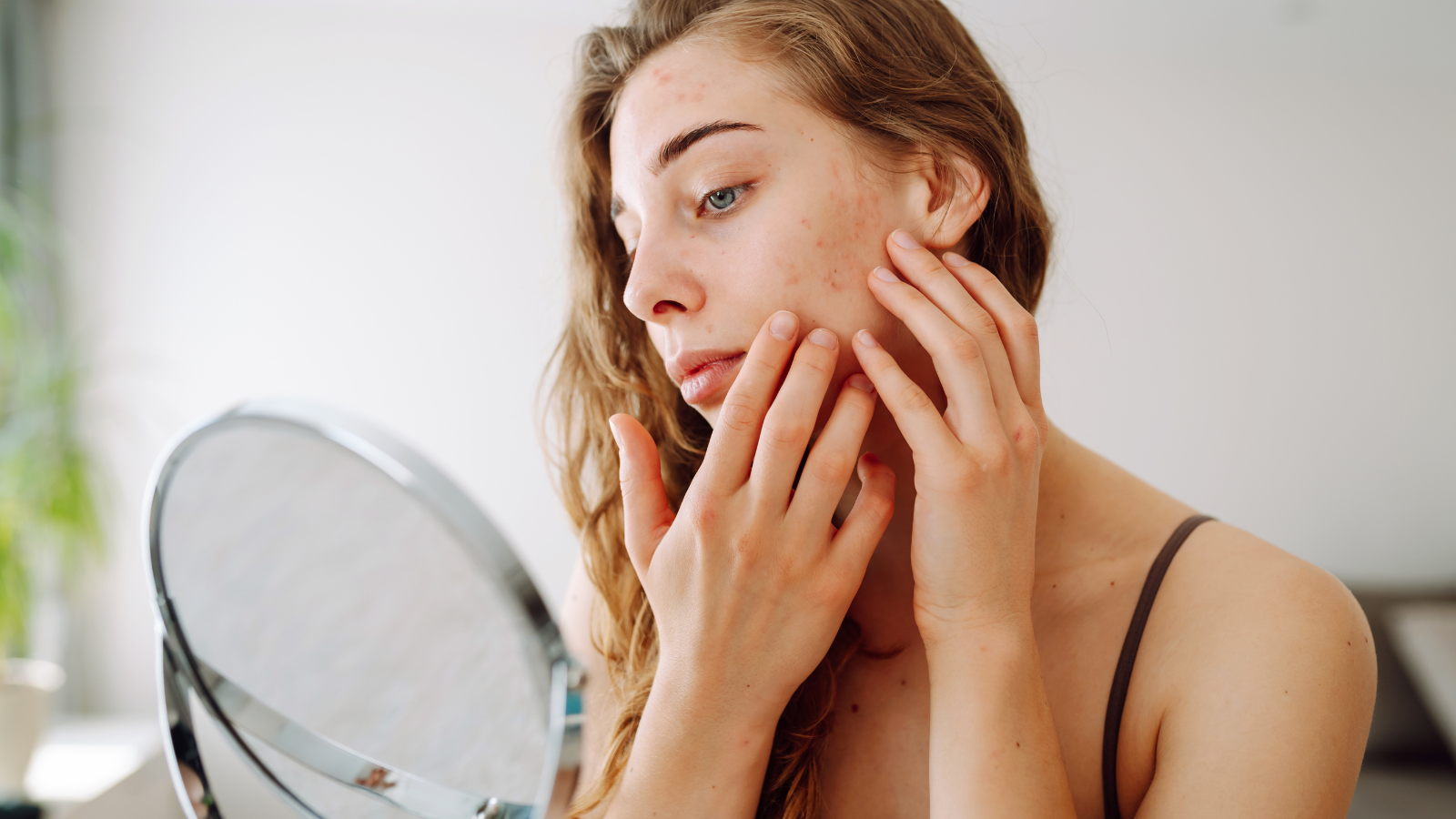 איך לשמור על עור פנים צעיר